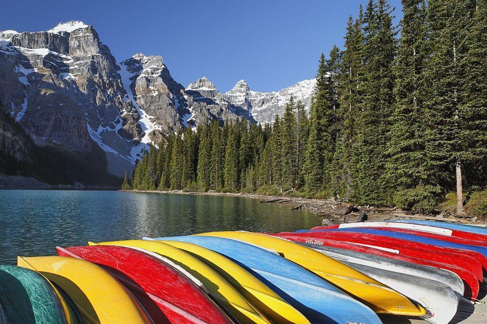 Moraine Lake Lodge Lake Louise Bagian luar foto