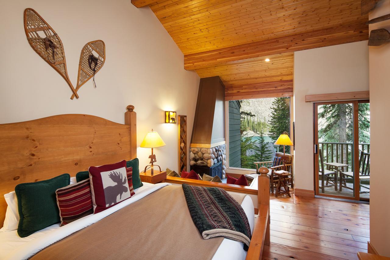 Moraine Lake Lodge Lake Louise Bagian luar foto