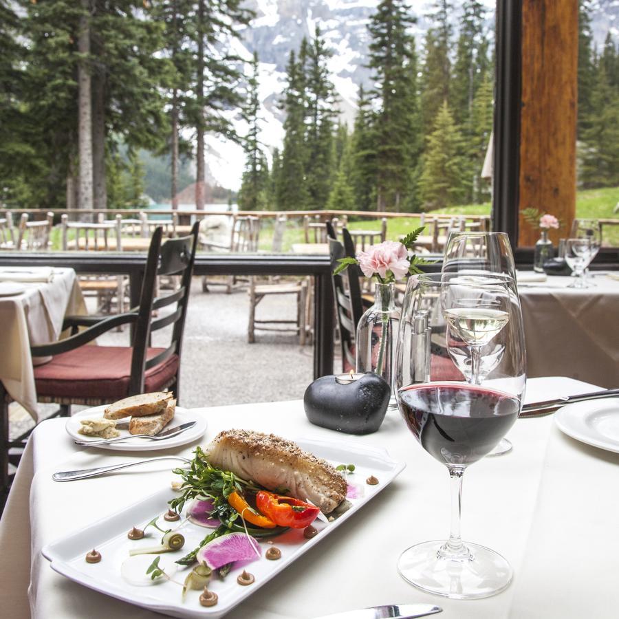 Moraine Lake Lodge Lake Louise Bagian luar foto