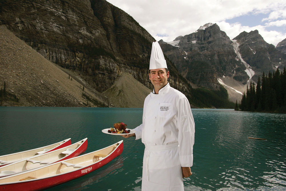 Moraine Lake Lodge Lake Louise Bagian luar foto