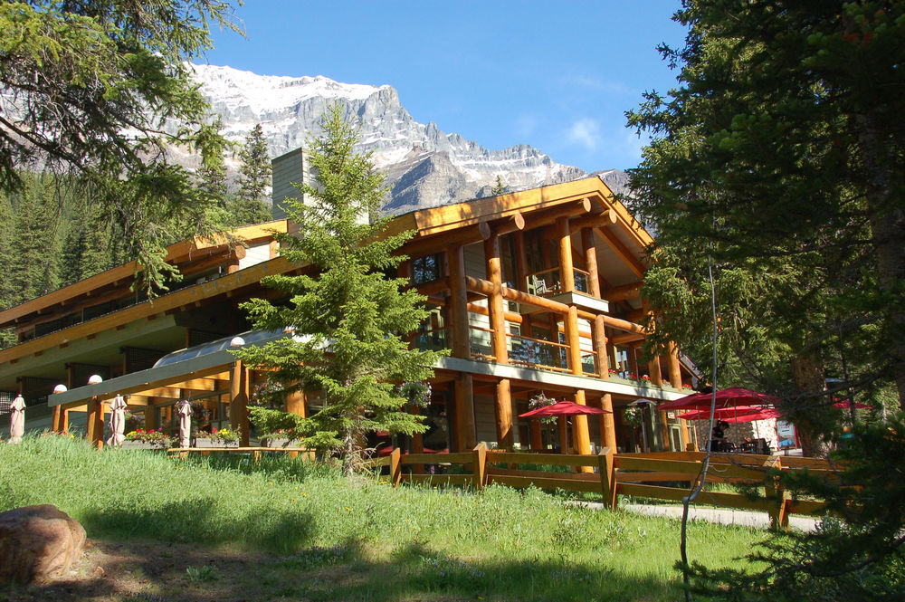 Moraine Lake Lodge Lake Louise Bagian luar foto